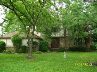 18329 Saratoga Trl, Strongsville, OH