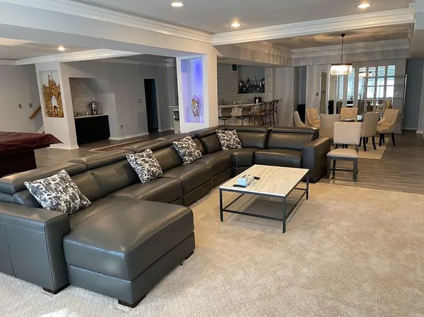 (undisclosed Address), Mc Lean, VA 22102