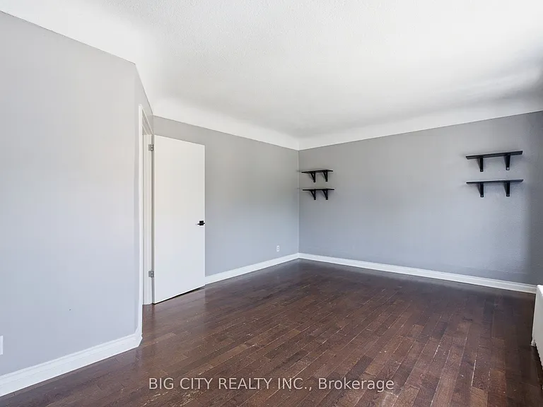 1362 Bathurst St #UPPER — Photo 18