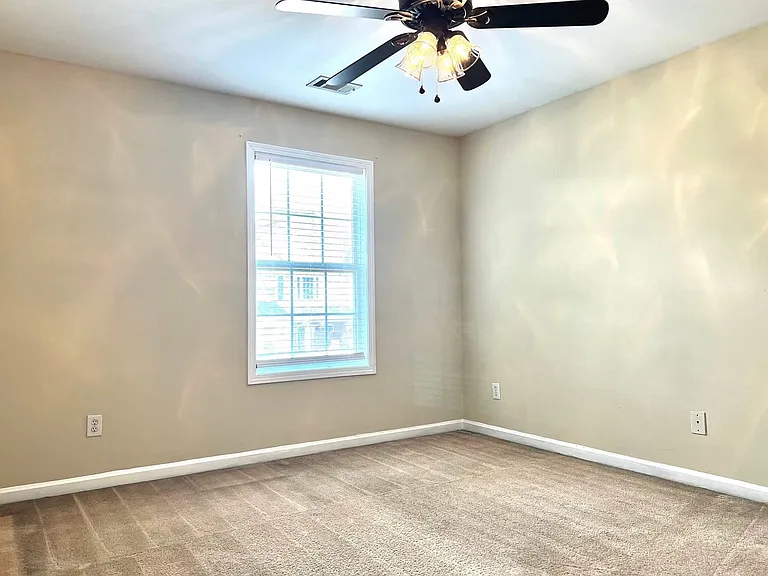 983 Yancey Ct — Photo 23