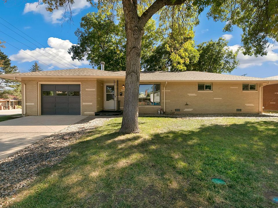 Large corner lot - close to Lake Loveland