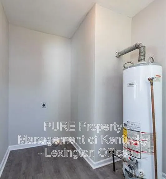 817 Marcellus Dr — Photo 11