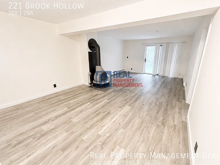 221 Brook Holw — Photo 4