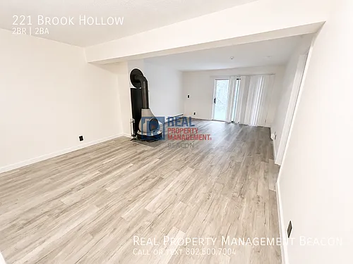 221 Brook Holw Photo 1