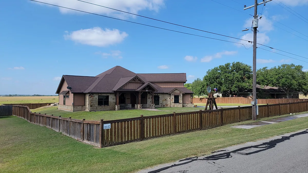 Building Photo - 1737 Sagebiel Rd