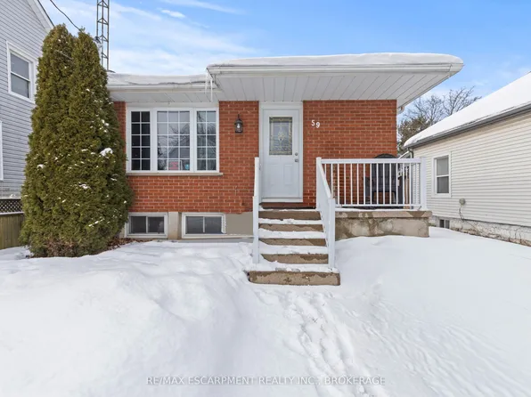59 Rodman St #2, Saint Catharines, ON L2R 5C9