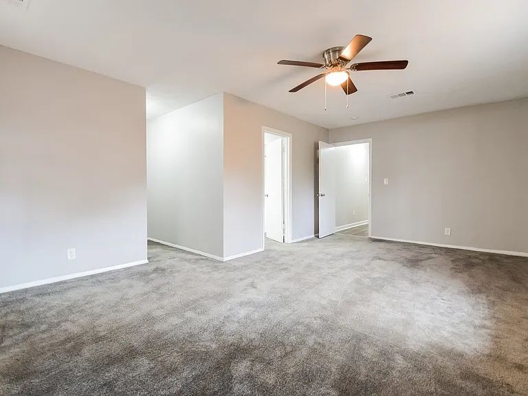 332364_025_main_bedroom_13547558.jpg