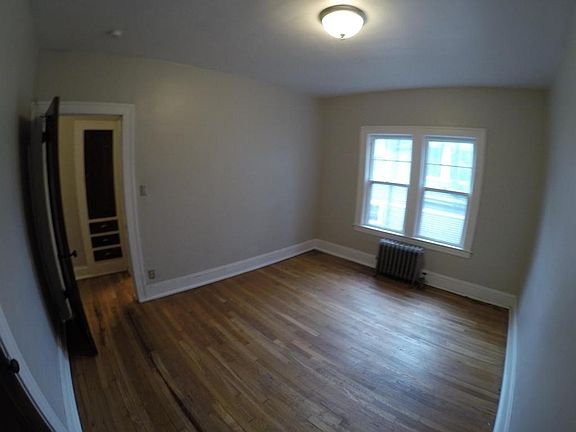 5th image of 1313 W 112th St APT 04
