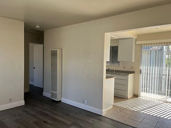 3rd image of 556 N Lincoln Ave APT 32