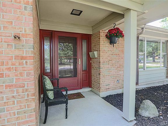 3rd image of 856 Rockcreek Dr