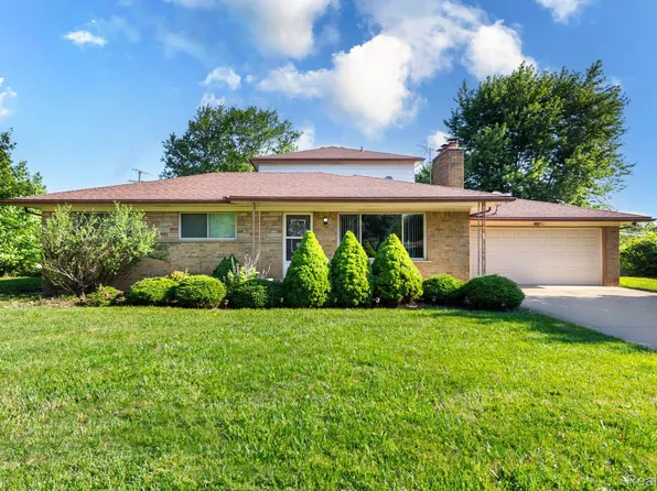 8345 E Forteen Mile Rd, Sterling Heights, MI 48312