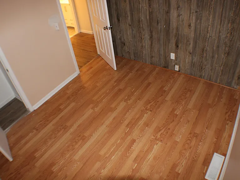 469 Woodlawn Ave — Photo 14