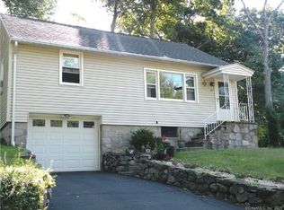 62 Three Mile Hill Rd, Middlebury, CT 06762