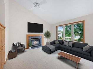 836 Questa Ridge Trl, Verona, WI 53593