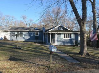 15 Main St, Lake Grove, NY 11755