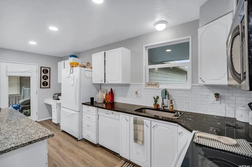 5 bed, 2500 sqft, $2,500 — Photo 4