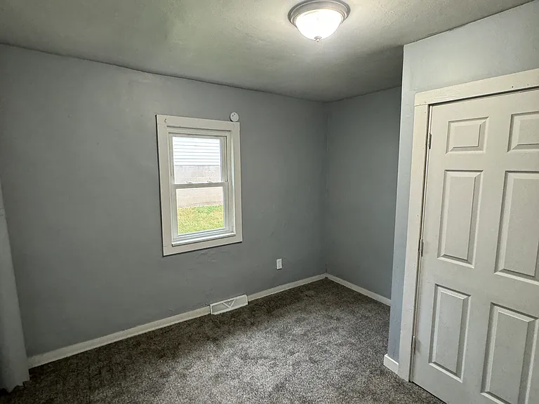650 Stevenson Ave — Photo 7