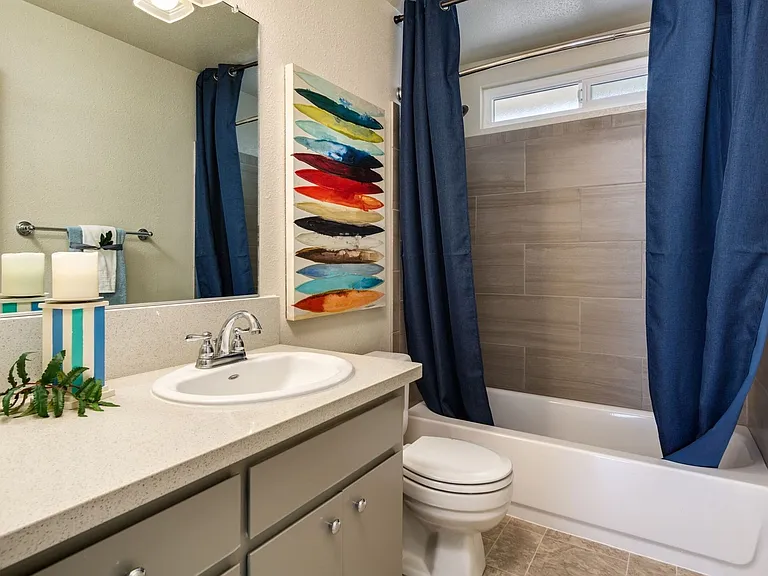 Chico Meadows Apartments — Photo 11