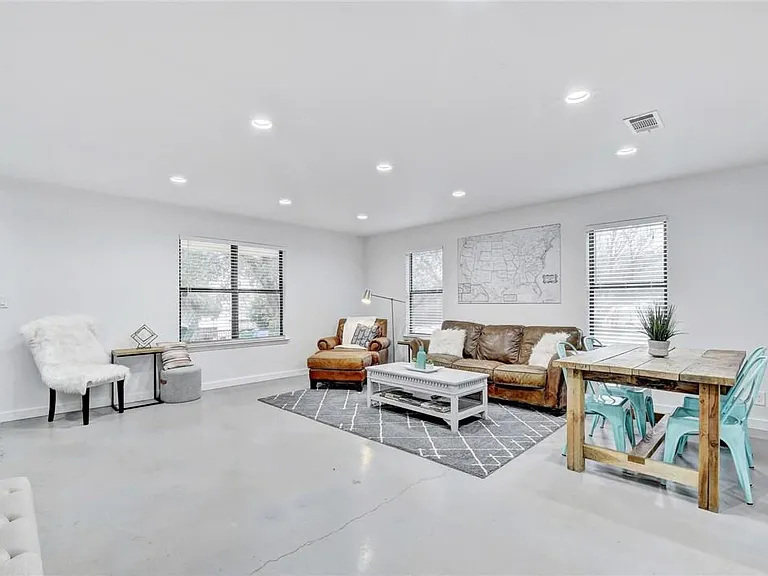 18410 Lake Terrace Dr — Photo 5