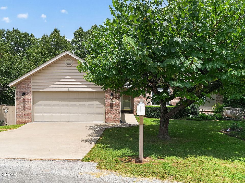 1st image of 9 Harrington Cir