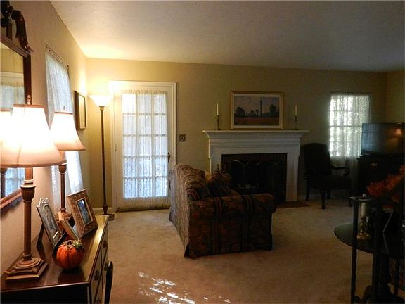 4th image of 3386 Crestview Dr