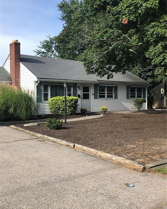1st image of 17 Underwood Ave