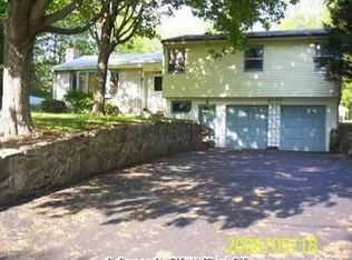 51 W Lake Ave, Guilford, CT 06437