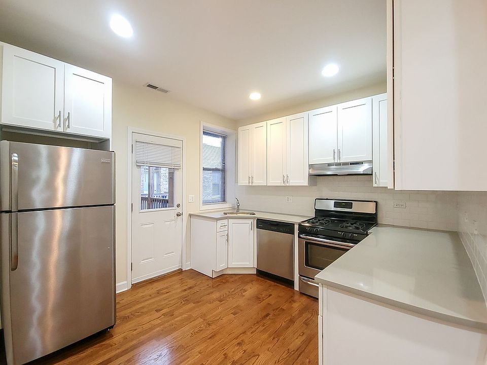1st image of 1820 W Leland Ave #3