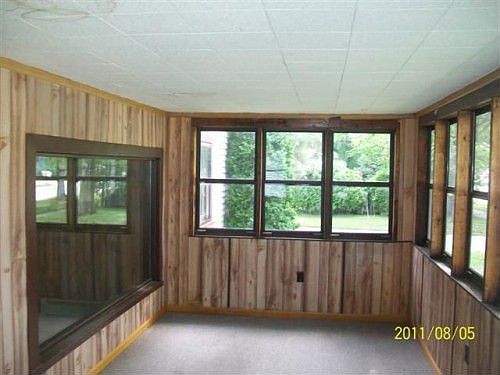 5th image of 343 Abbie St SE