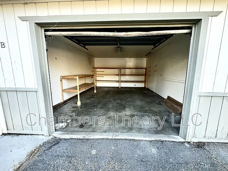 695 SE Centennial St #B — Photo 3