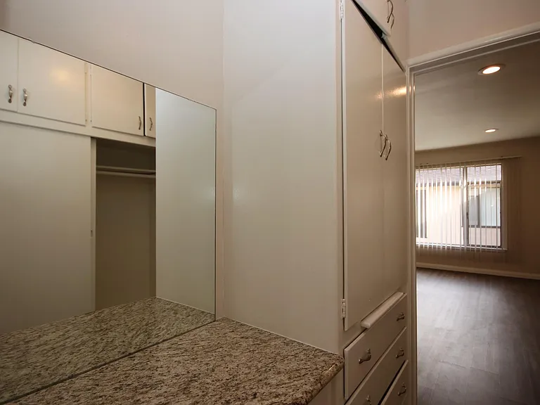 343 S Madison Ave #8 — Photo 16