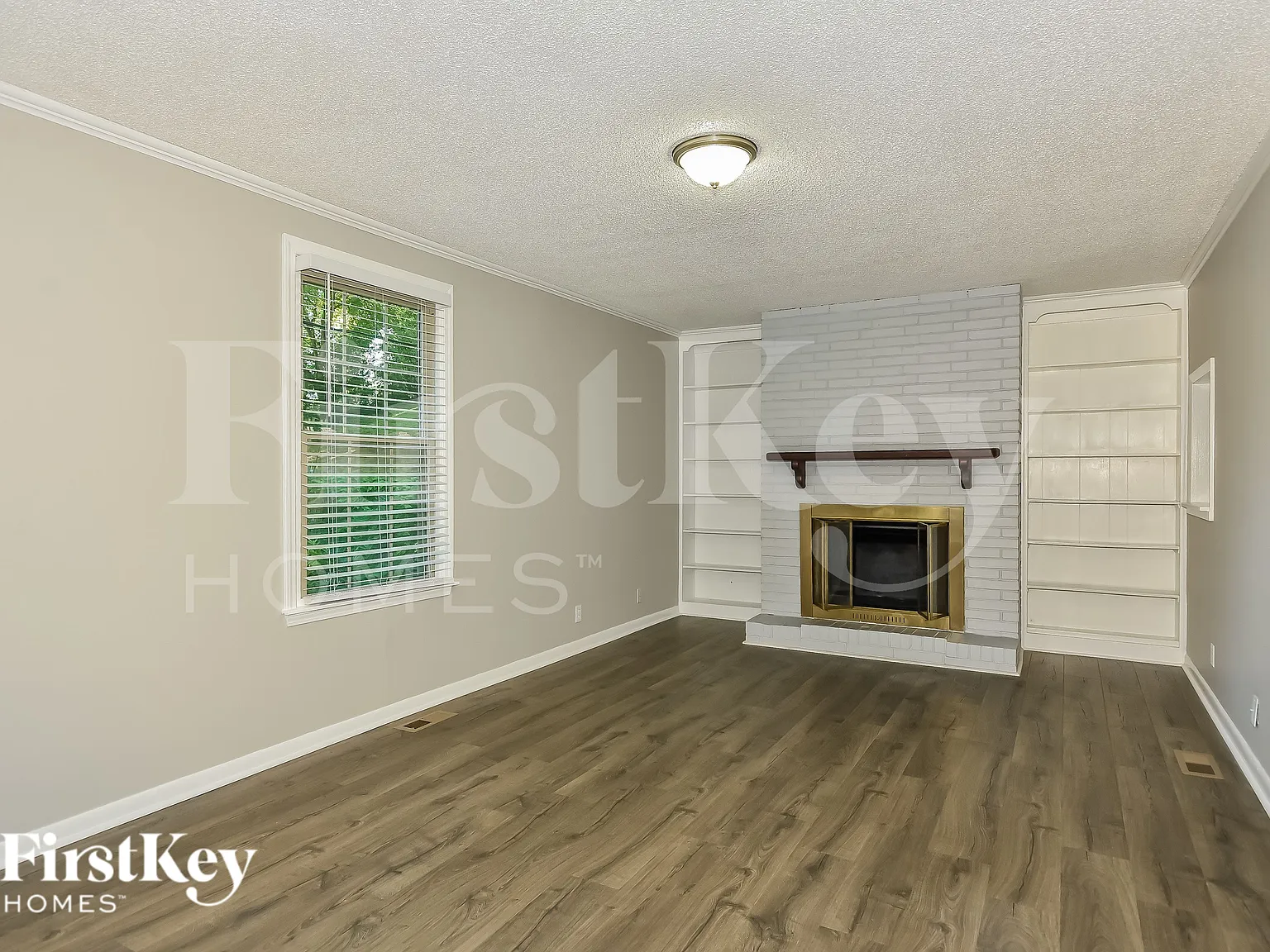 3 bed, 1.5 bath, 1815 sqft, $2,405 — Photo 4