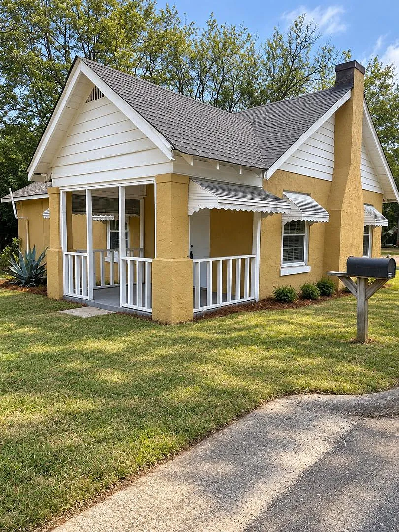 594 Grenada Terrace — Photo 1