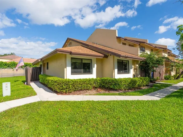 250 SW 97th Ter, Pembroke Pines, FL 33025