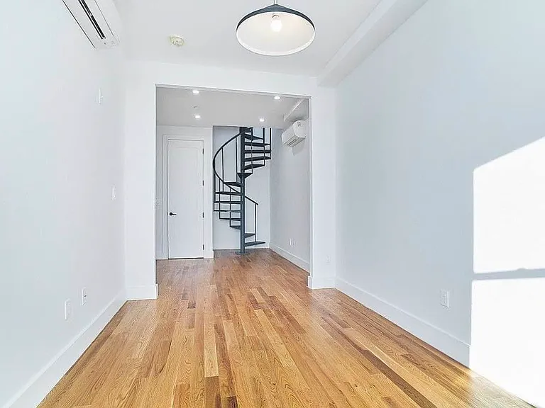 3215 Clarendon Rd #4F — Photo 11