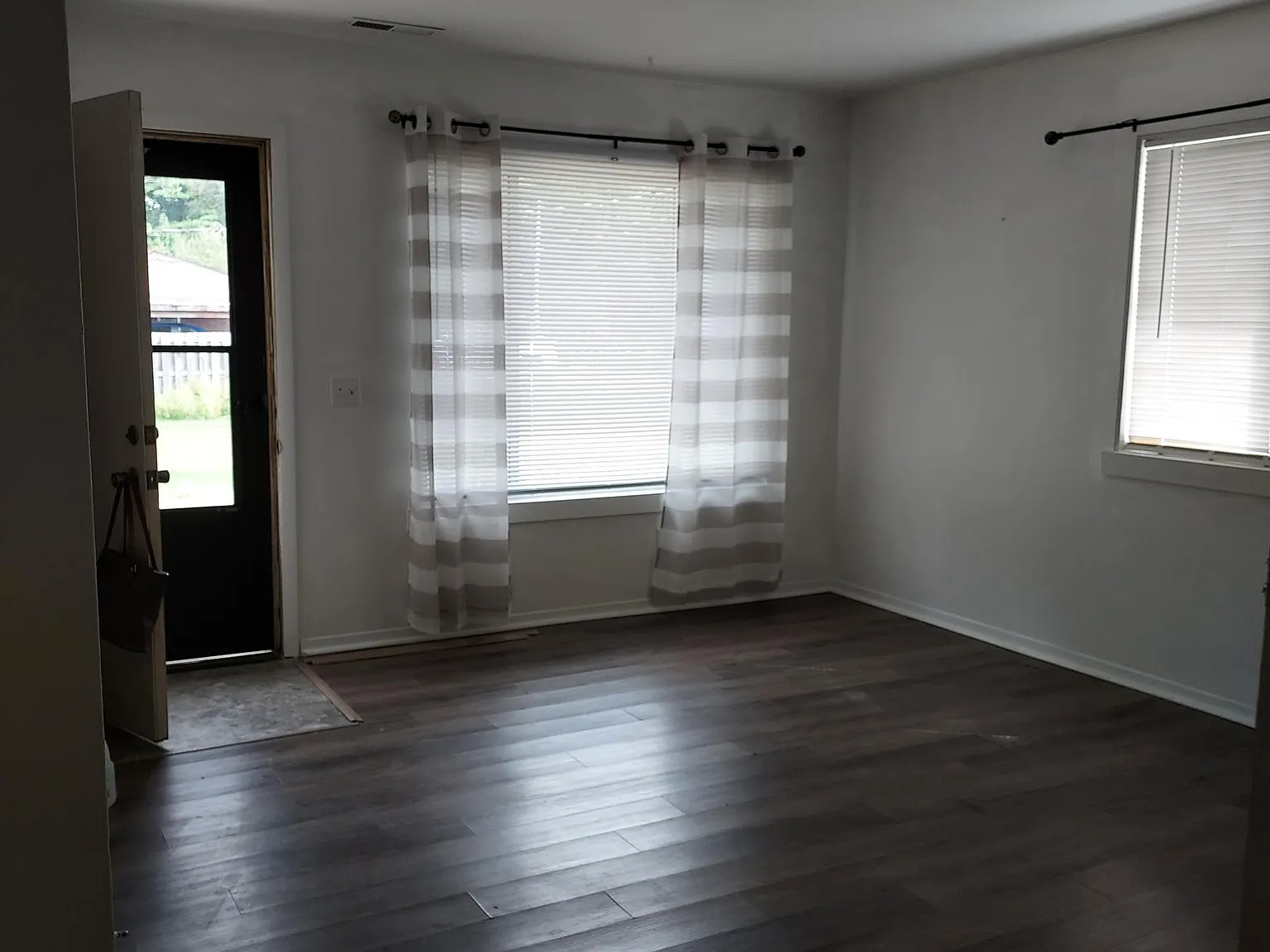 2 bed, 750 sqft, $1,100 — Photo 3
