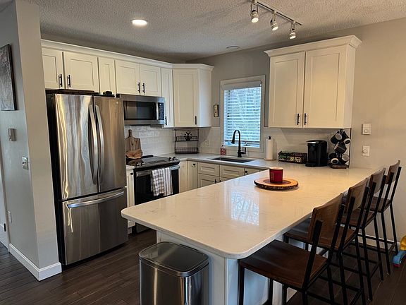 5th image of 37 Marsden Drive #37