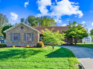7610 Newton Ct, Louisville, KY 40228