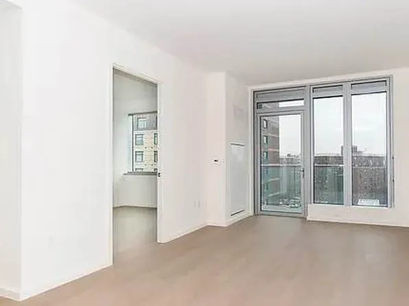 133-27 39th Avenue image 17 of 18