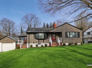 51 Sicomac Rd, North Haledon, NJ 07508