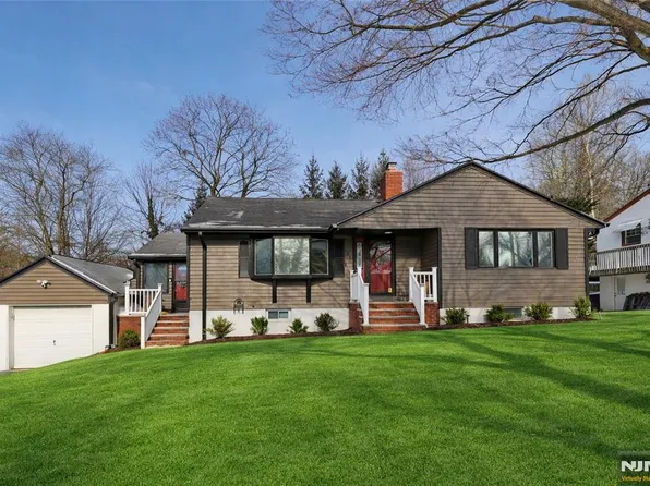 51 Sicomac Rd, North Haledon, NJ 07508