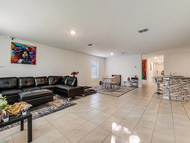 1416 Claireborne Ct — Photo 10