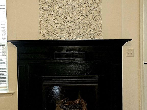 5th image of 18 Buck Ridge Dr