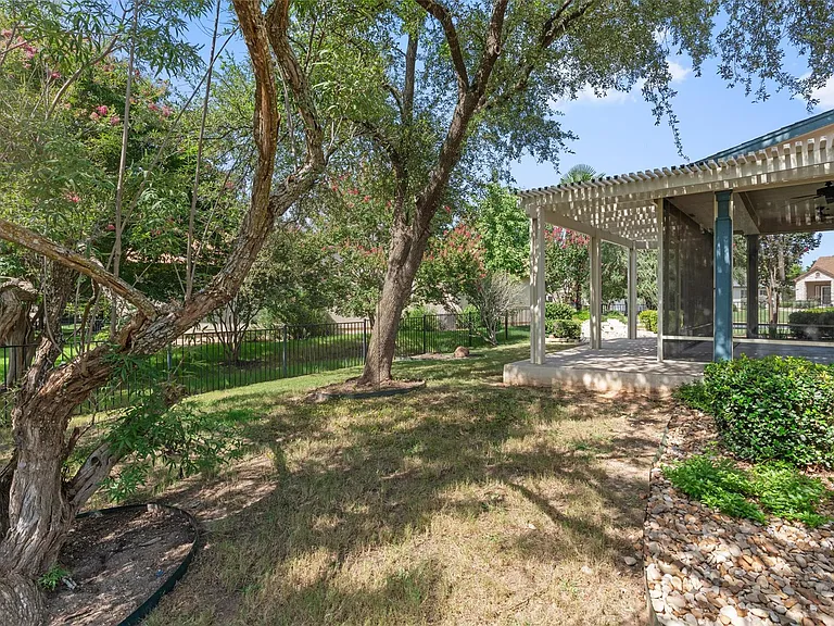 101 Dawson Trl — Photo 26