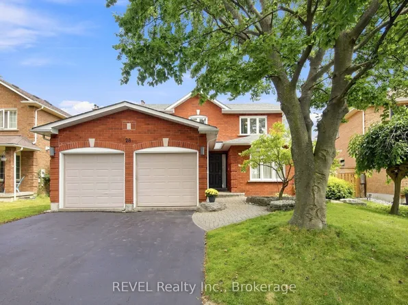 28 Falstaff Cres, Whitby, ON L1R 1W3