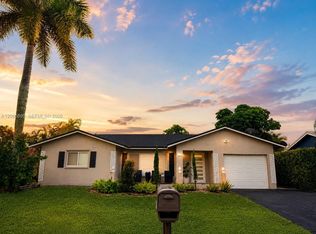 9416 NW 72nd Ct, Tamarac, FL 33321
