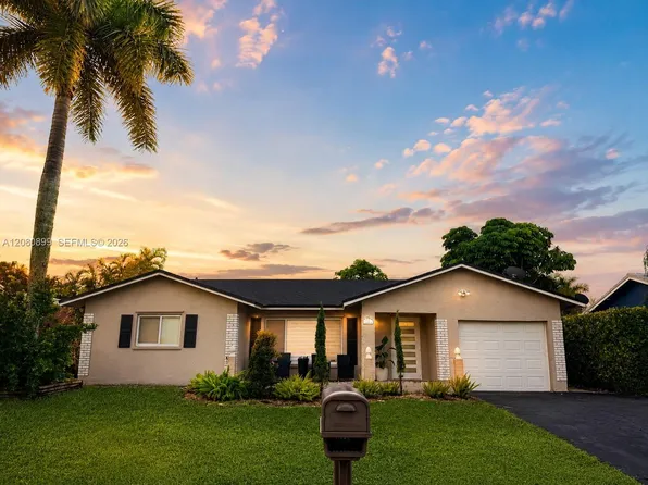 9416 NW 72nd Ct, Tamarac, FL 33321