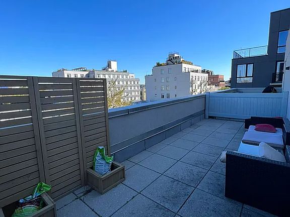 4th image of 843 Lexington Ave #6I