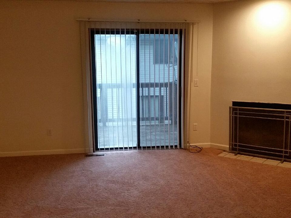 2nd image of 3241 Roesch Blvd