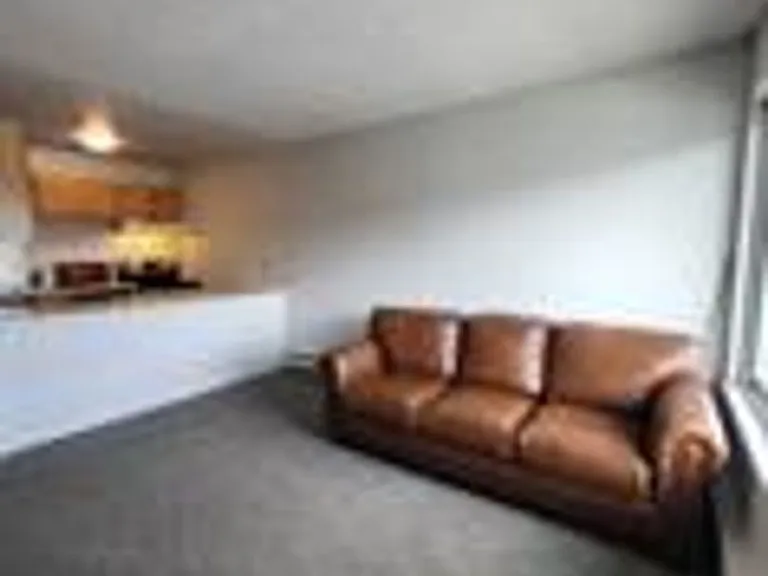 110 S Park Ave — Photo 10